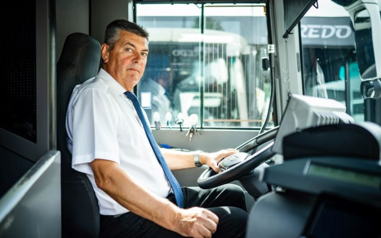 Hári József buszvezető