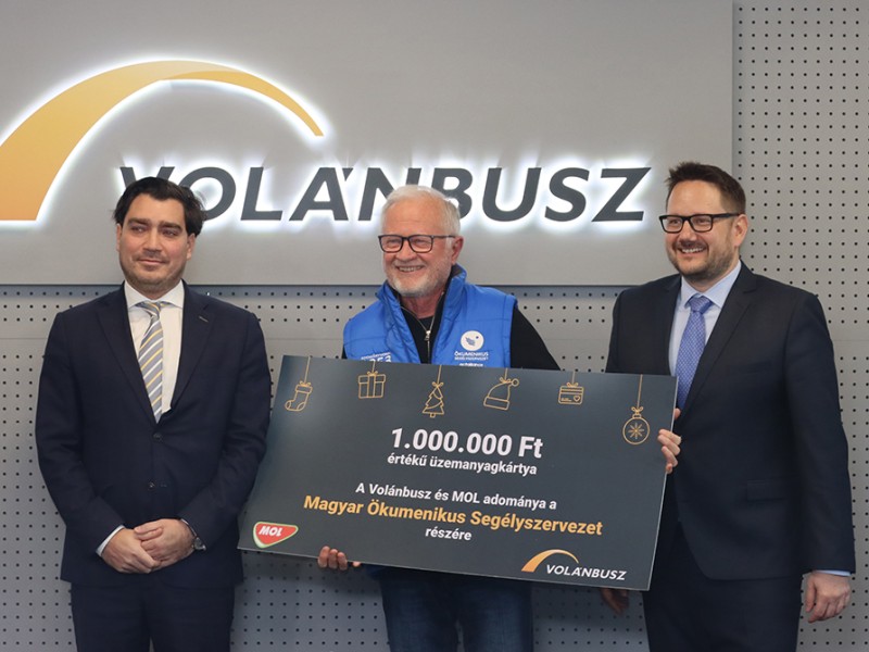 Lehel László átveszi az üzemanyagot
